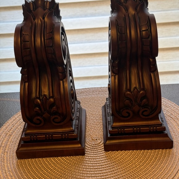 Brown Ornate Wooden Decorative Accents Brand New Kitchen Renovation - Picture 6 of 8